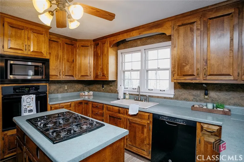 310 Sawdust Road Hull GA 30646