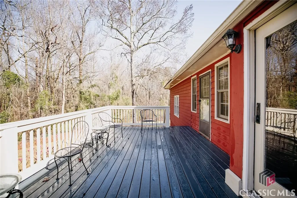 310 Sawdust Road Hull GA 30646