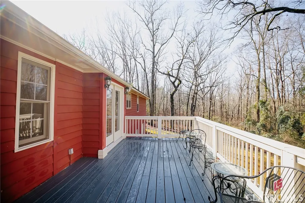 310 Sawdust Road Hull GA 30646