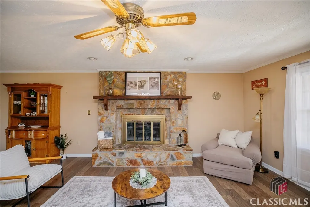310 Sawdust Road Hull GA 30646