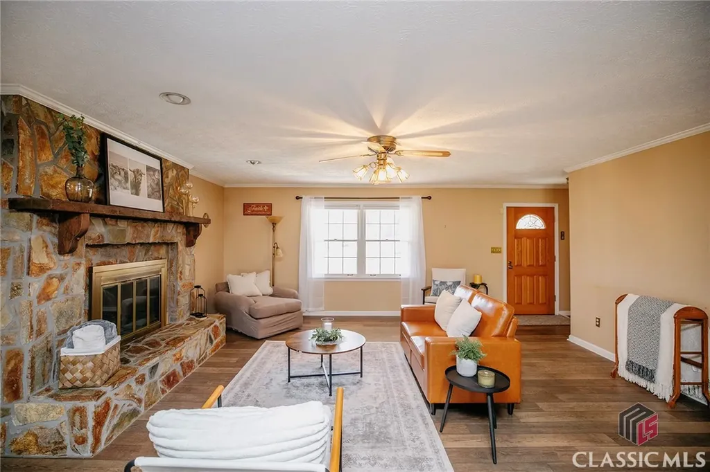 310 Sawdust Road Hull GA 30646