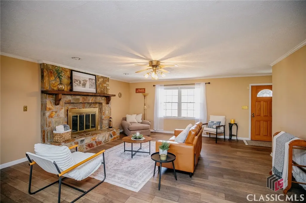 310 Sawdust Road Hull GA 30646