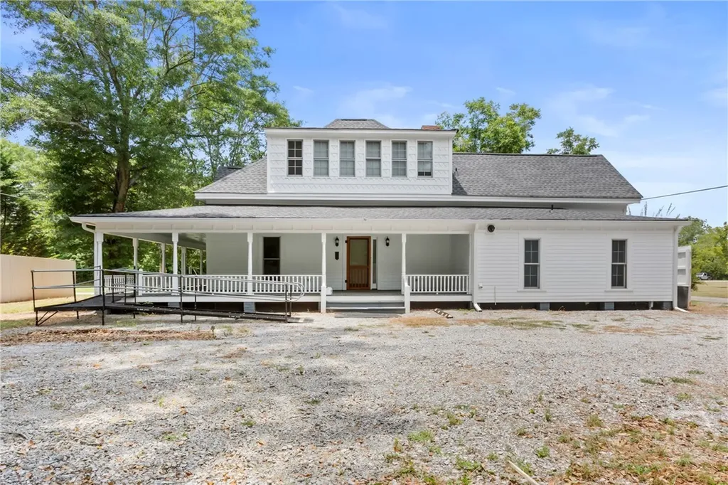 212 Yancey Road Arnoldsville GA 30619