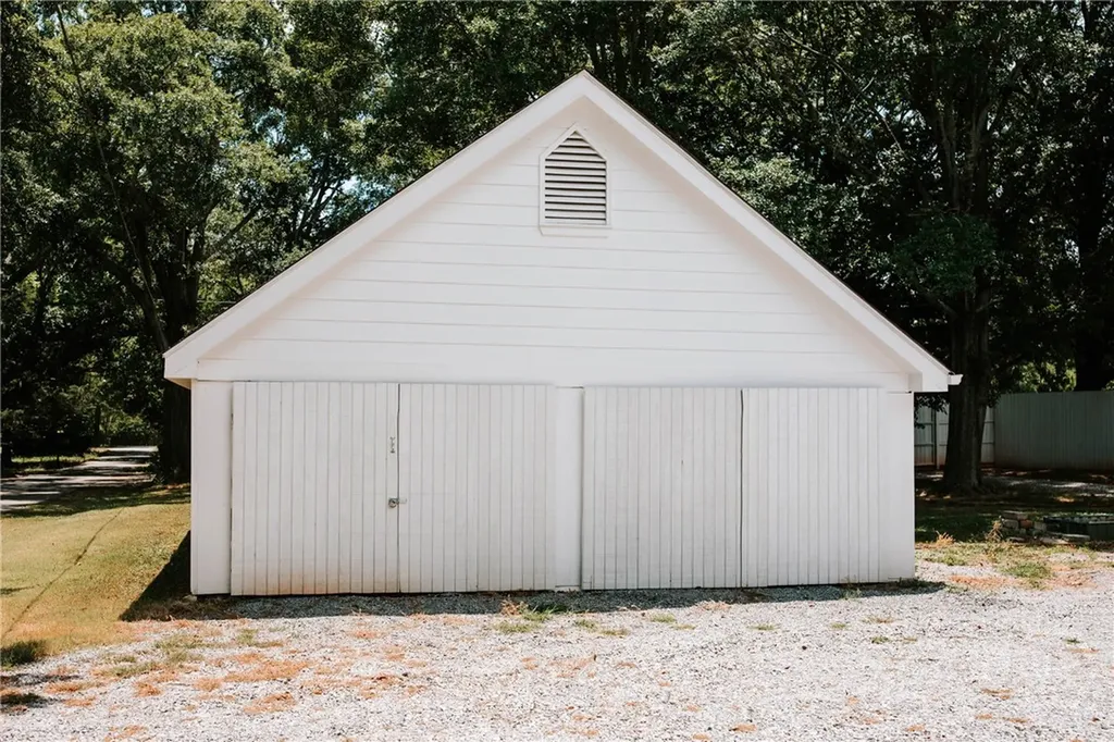 212 Yancey Road Arnoldsville GA 30619