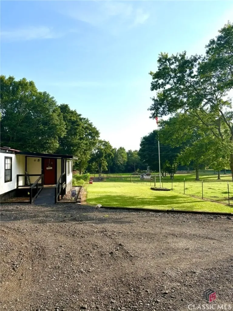 1368 Jot Em Down Road Danielsville GA 30633