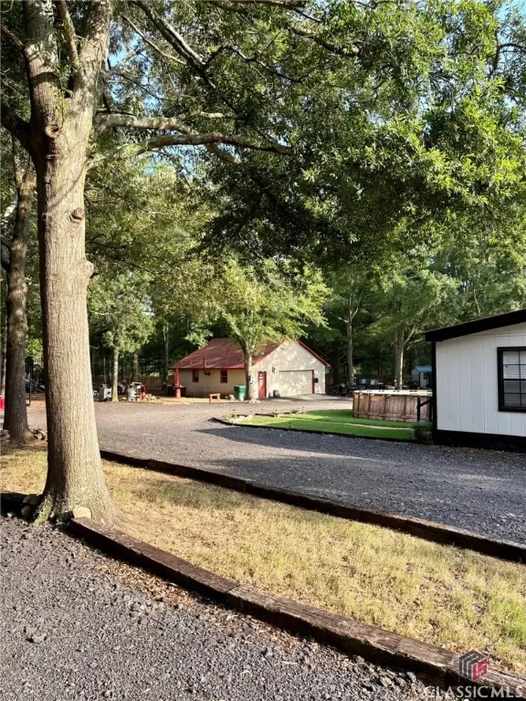 1368 Jot Em Down Road Danielsville GA 30633