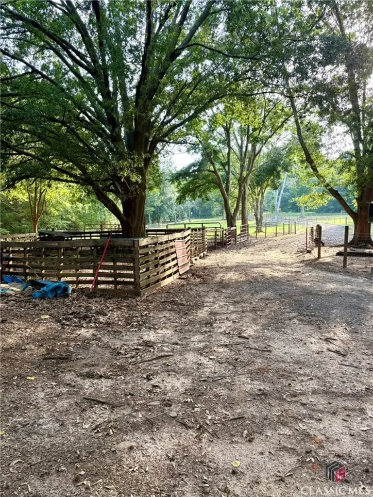 1368 Jot Em Down Road Danielsville GA 30633