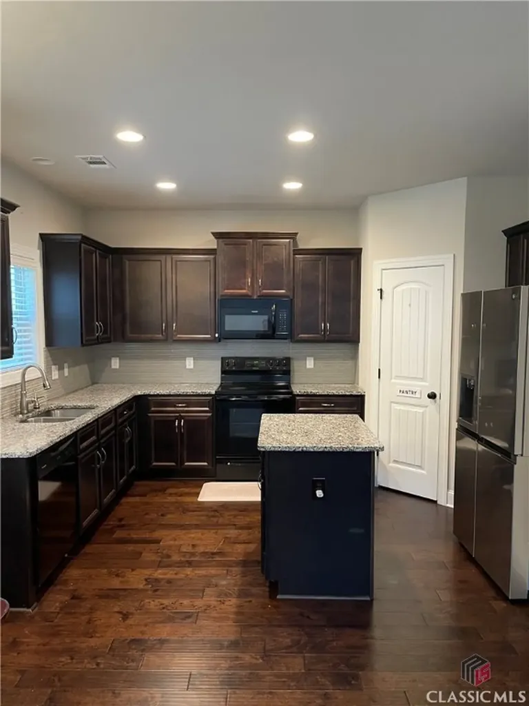 212 Meeler Circle Bogart GA 30622