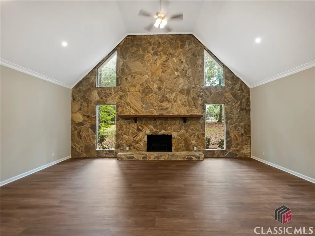 275 Hanover Drive Bogart GA 30622