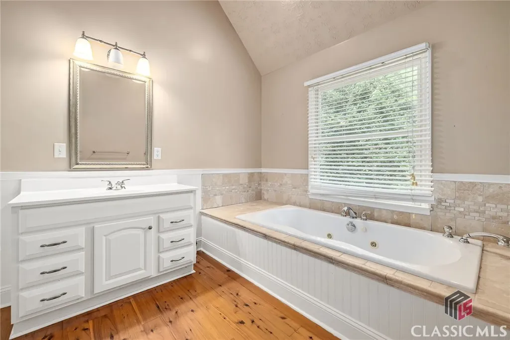 125 Deerfield Road Bogart GA 30622