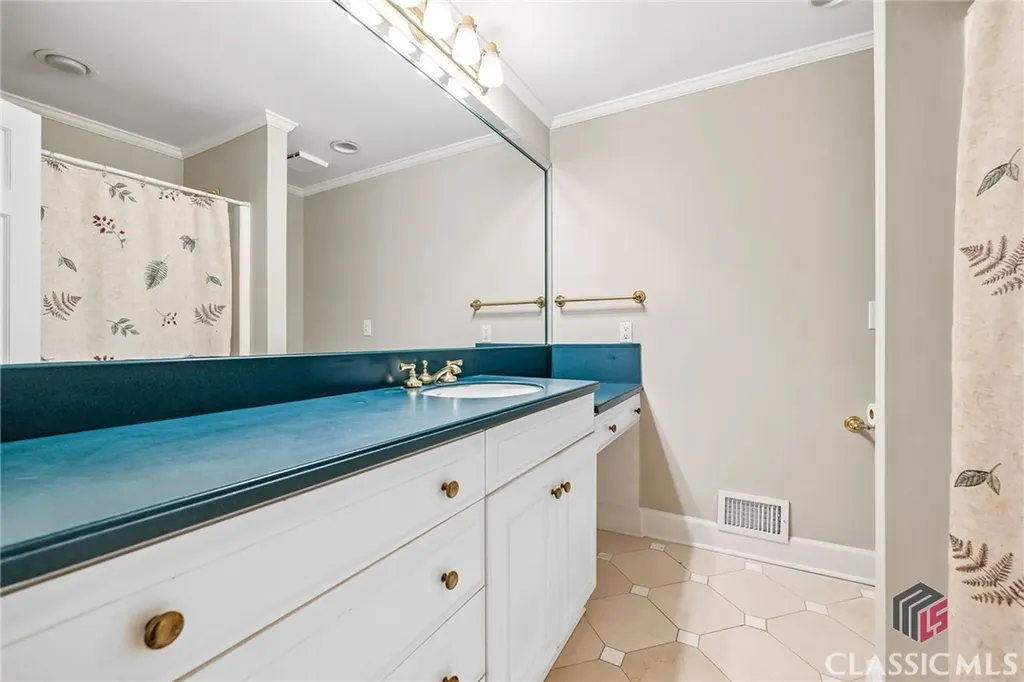 125 Deerfield Road Bogart GA 30622