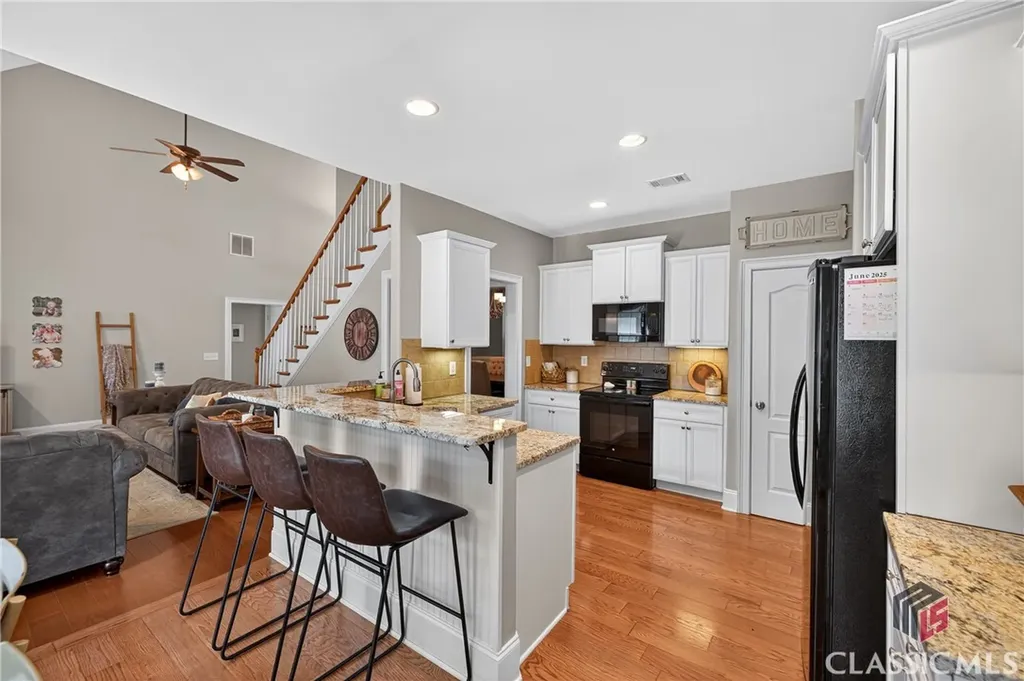 43 Emily Lane Bogart GA 30622