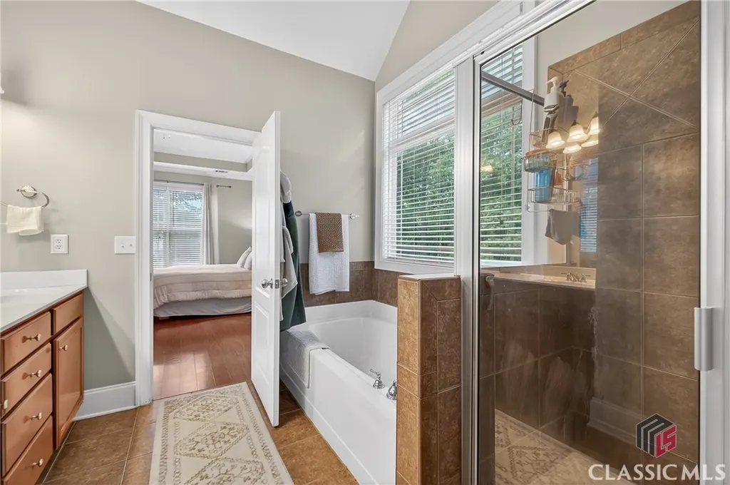 43 Emily Lane Bogart GA 30622