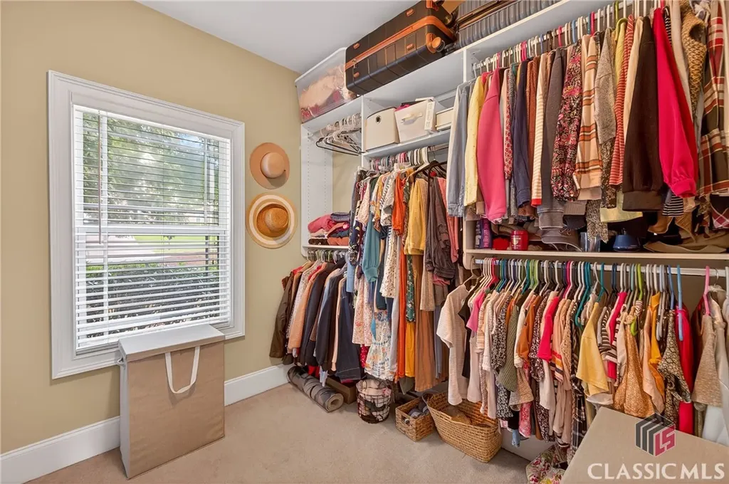 43 Emily Lane Bogart GA 30622