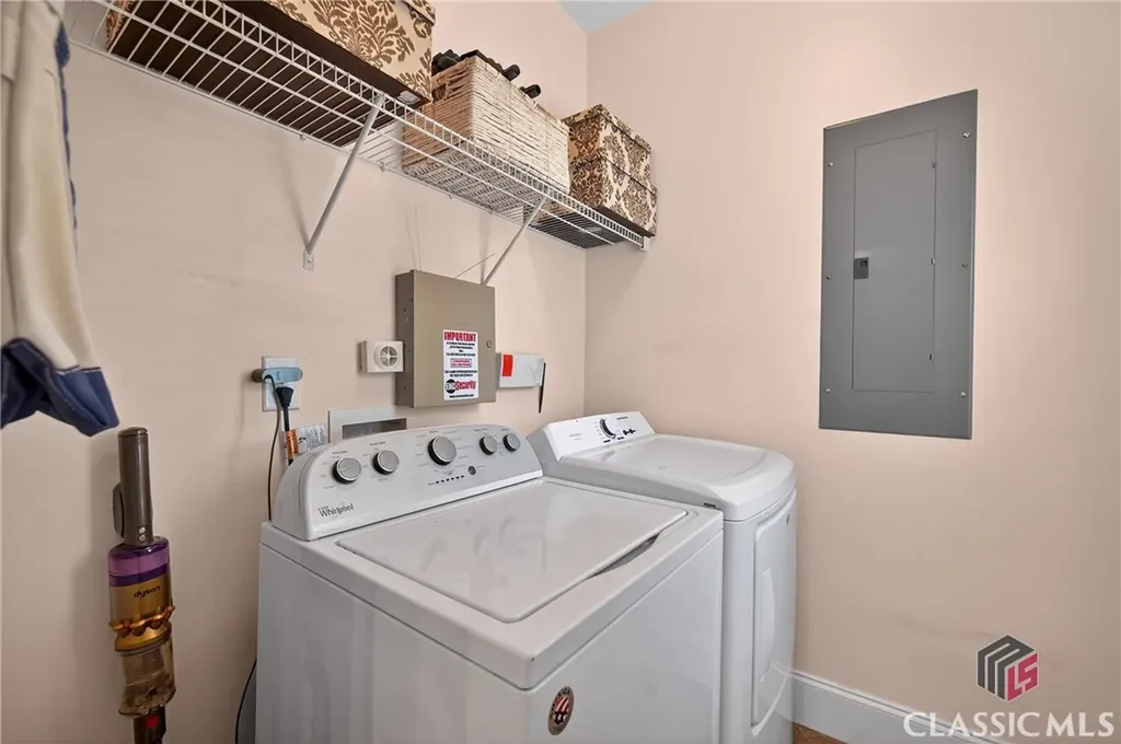 43 Emily Lane Bogart GA 30622