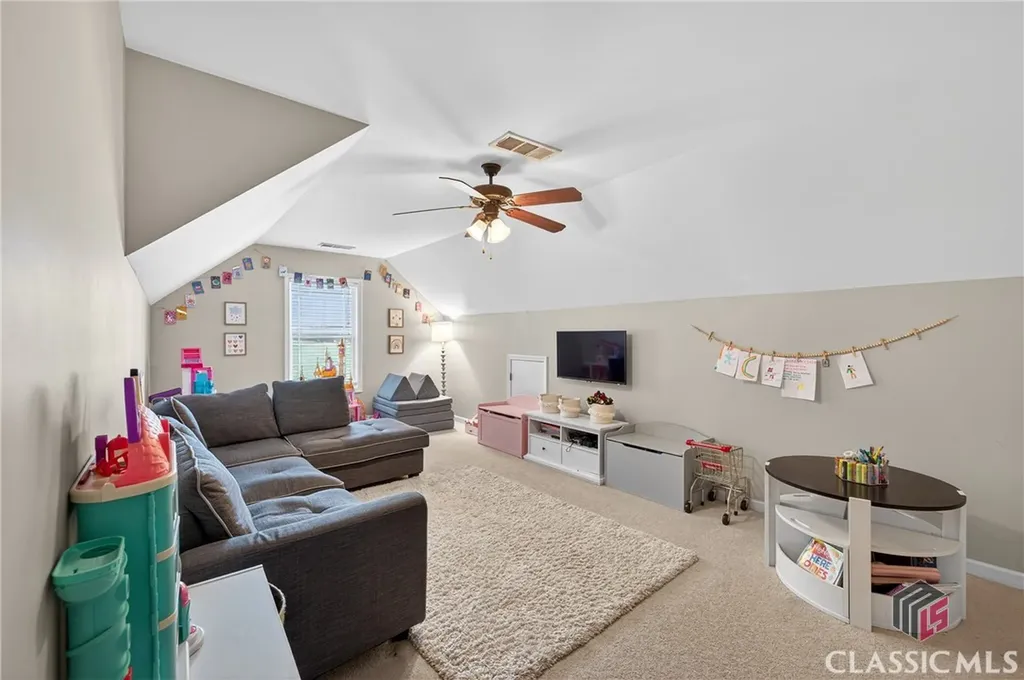 43 Emily Lane Bogart GA 30622