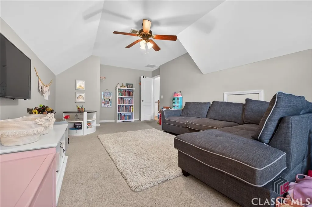 43 Emily Lane Bogart GA 30622