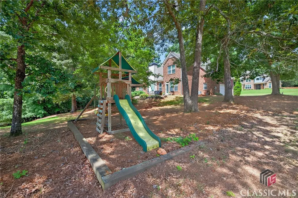 43 Emily Lane Bogart GA 30622