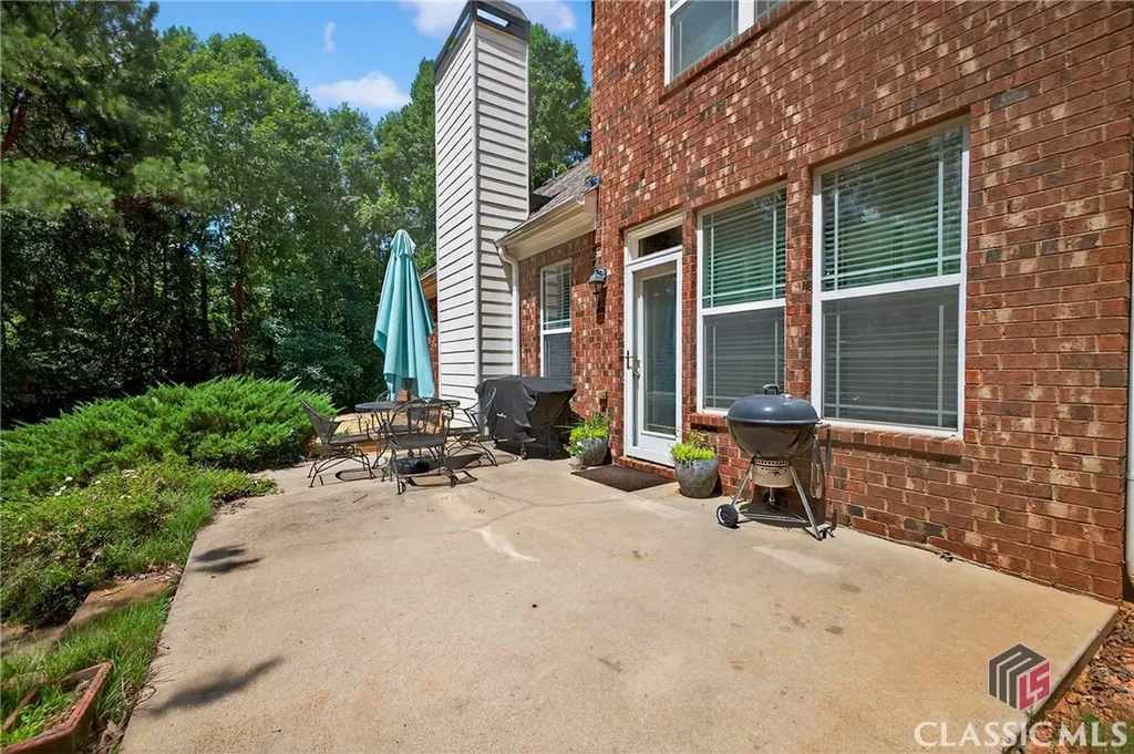 43 Emily Lane Bogart GA 30622