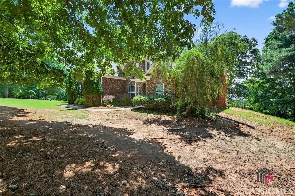 43 Emily Lane Bogart GA 30622