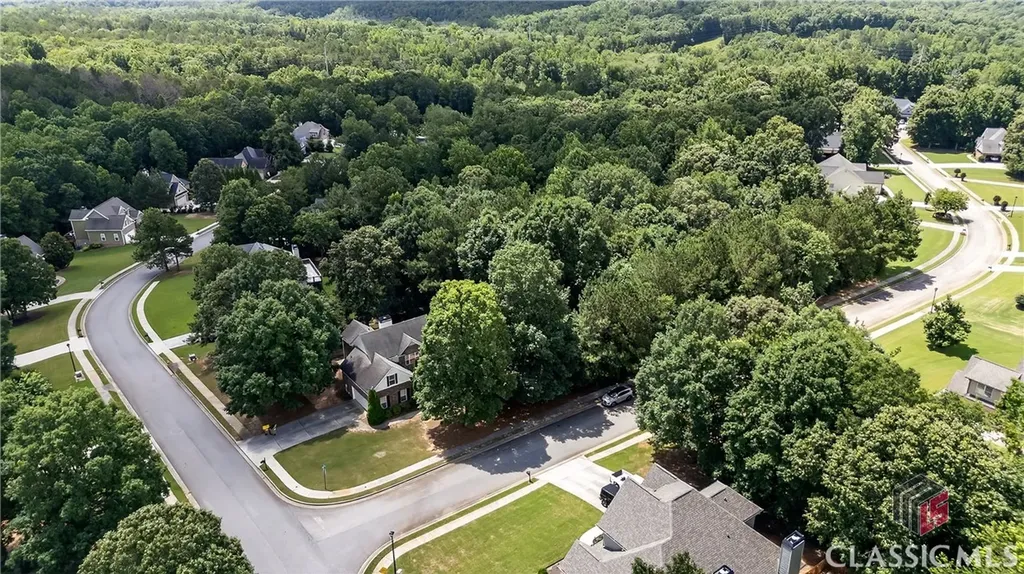 43 Emily Lane Bogart GA 30622