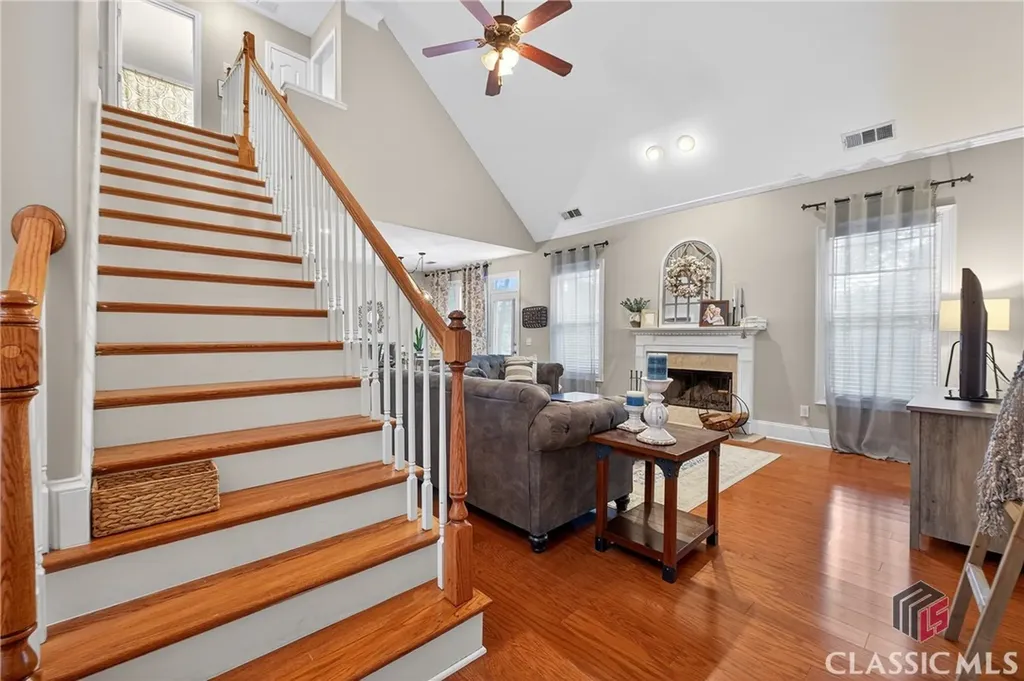 43 Emily Lane Bogart GA 30622