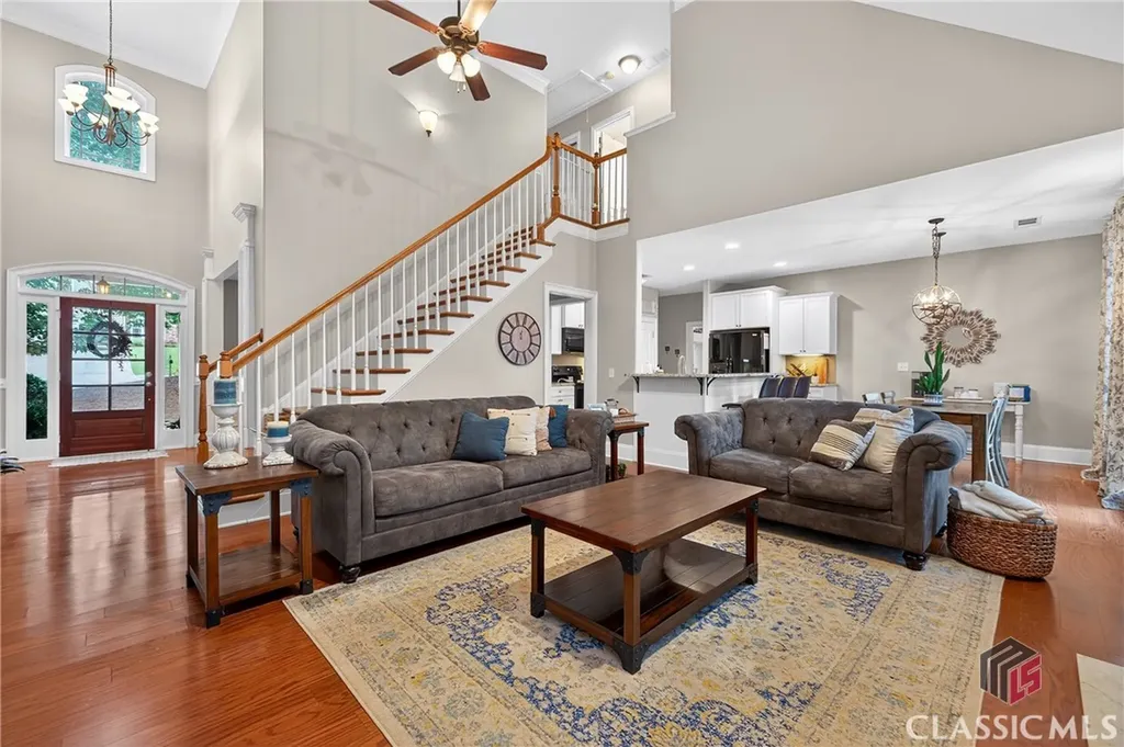 43 Emily Lane Bogart GA 30622