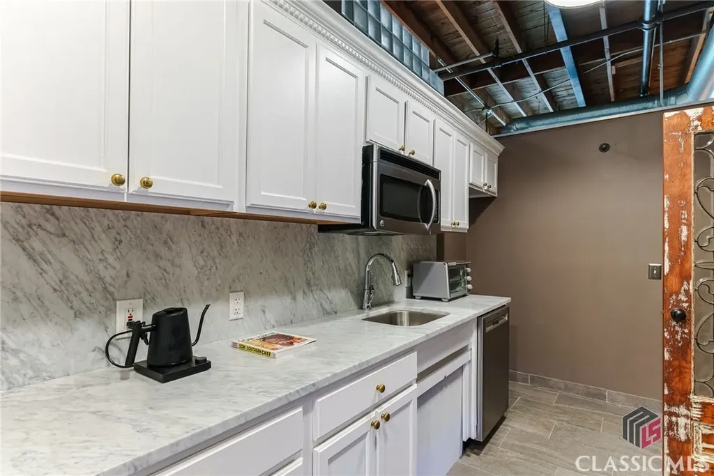 585 White Circle Athens GA 30605