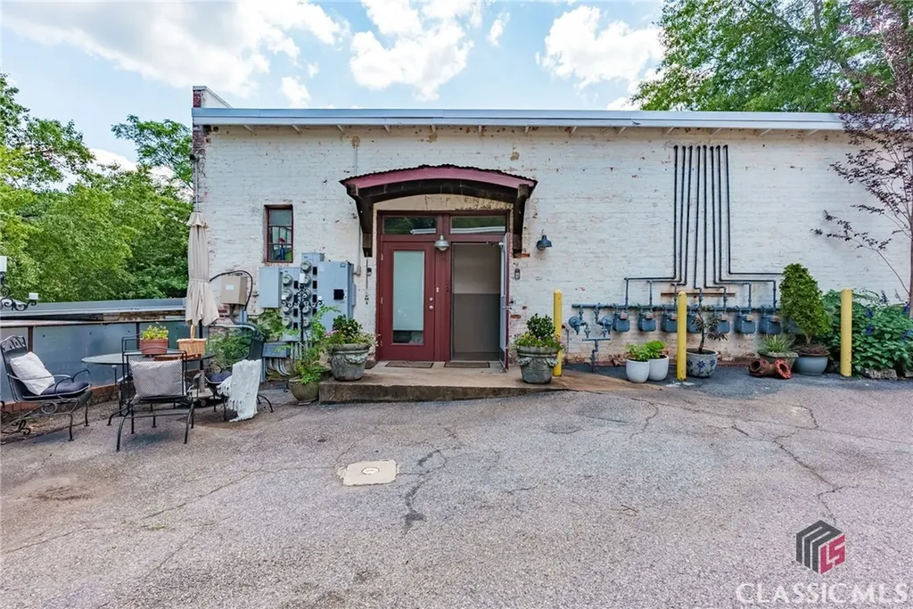 585 White Circle Athens GA 30605