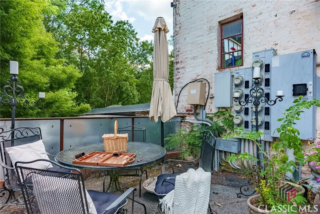 585 White Circle Athens GA 30605