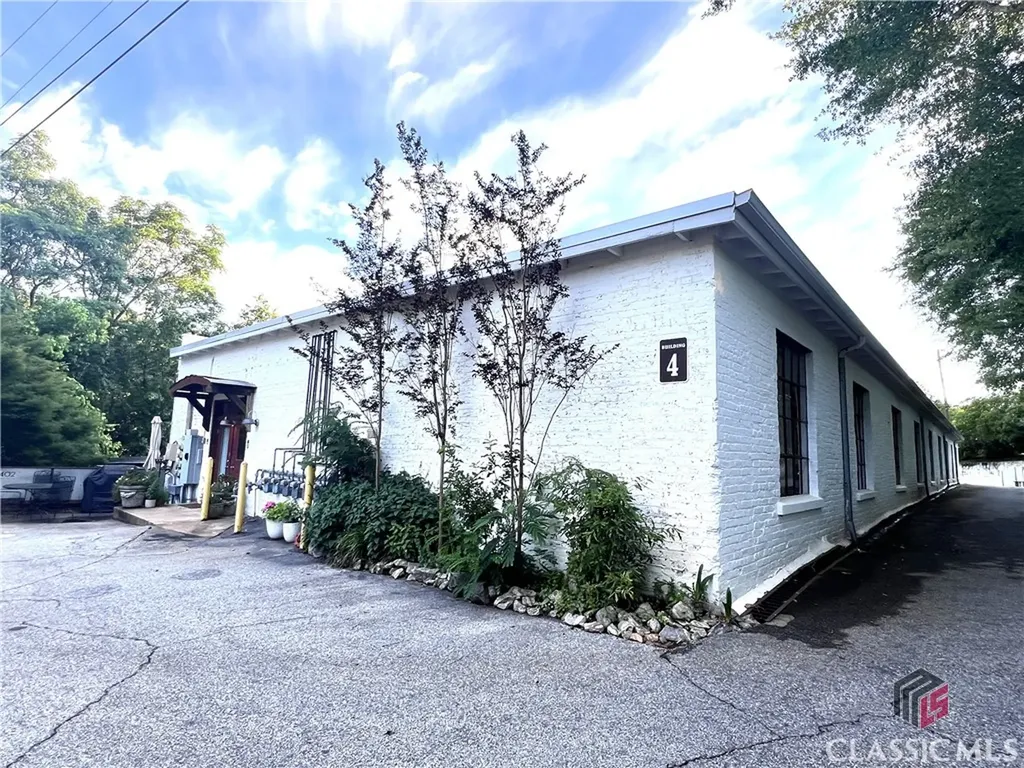 585 White Circle Athens GA 30605