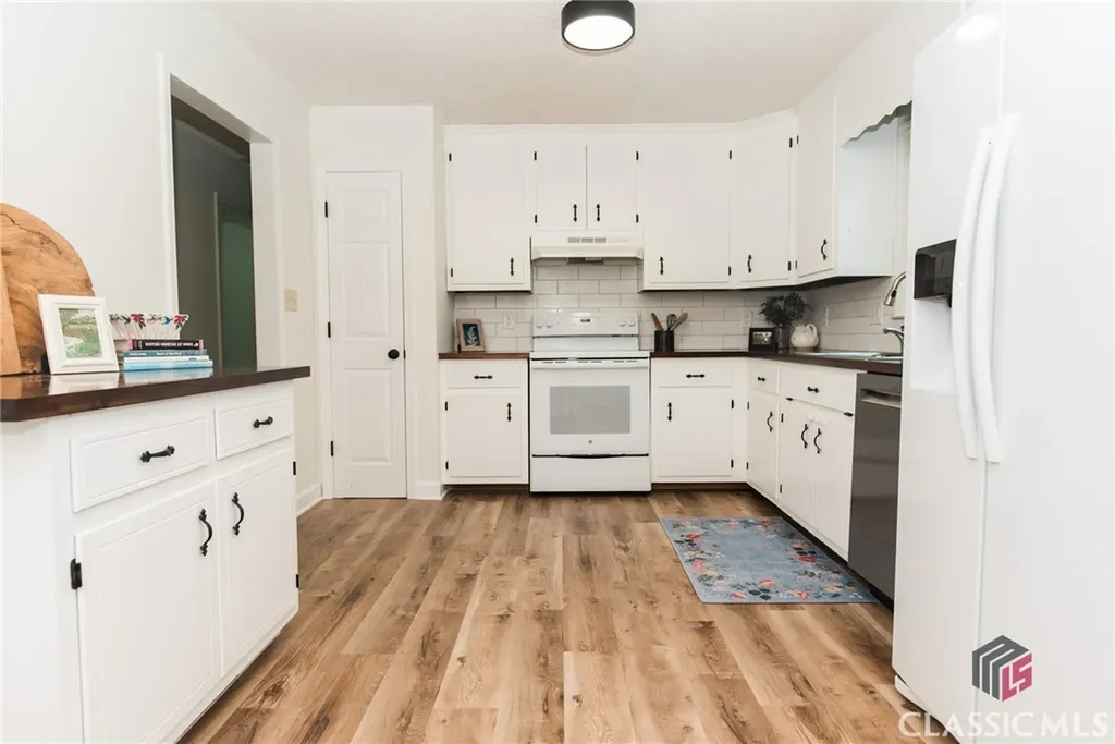 215 Cooper Road Athens GA 30605