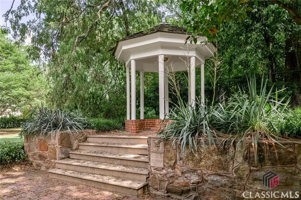 570 Prince Avenue Athens GA 30601