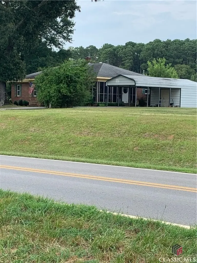 364 Ross Place Lavonia GA 30553