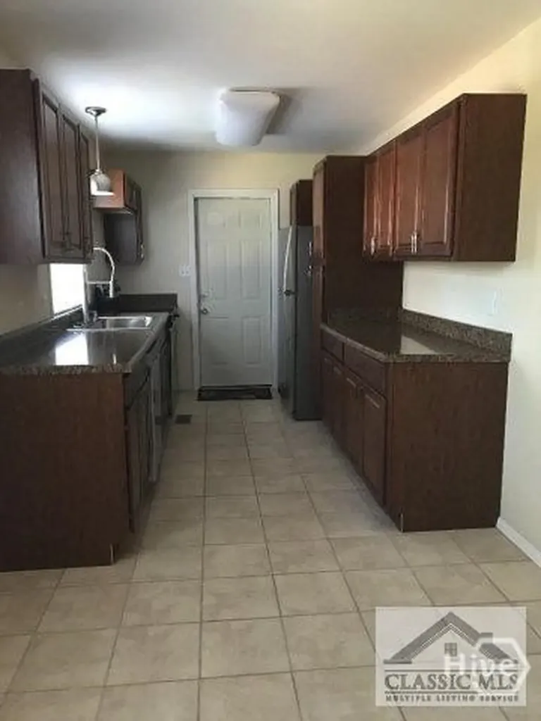 131 Pineview Drive Athens GA 30605