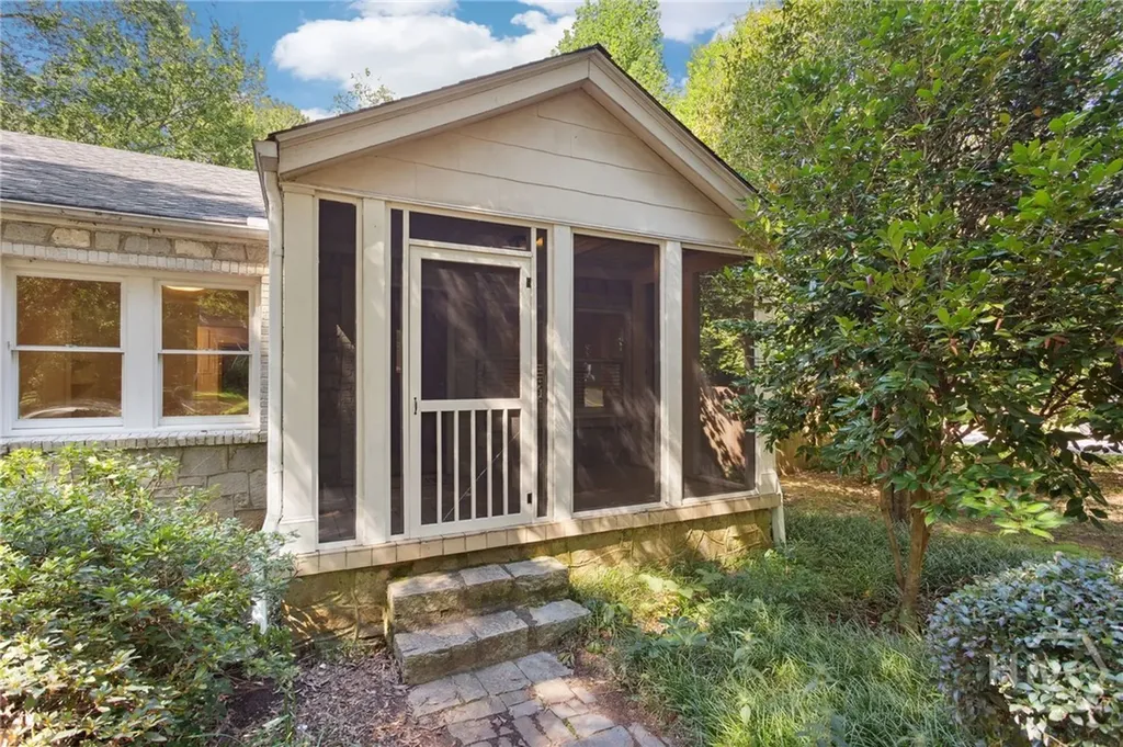 385 Sunset Drive Athens GA 30606