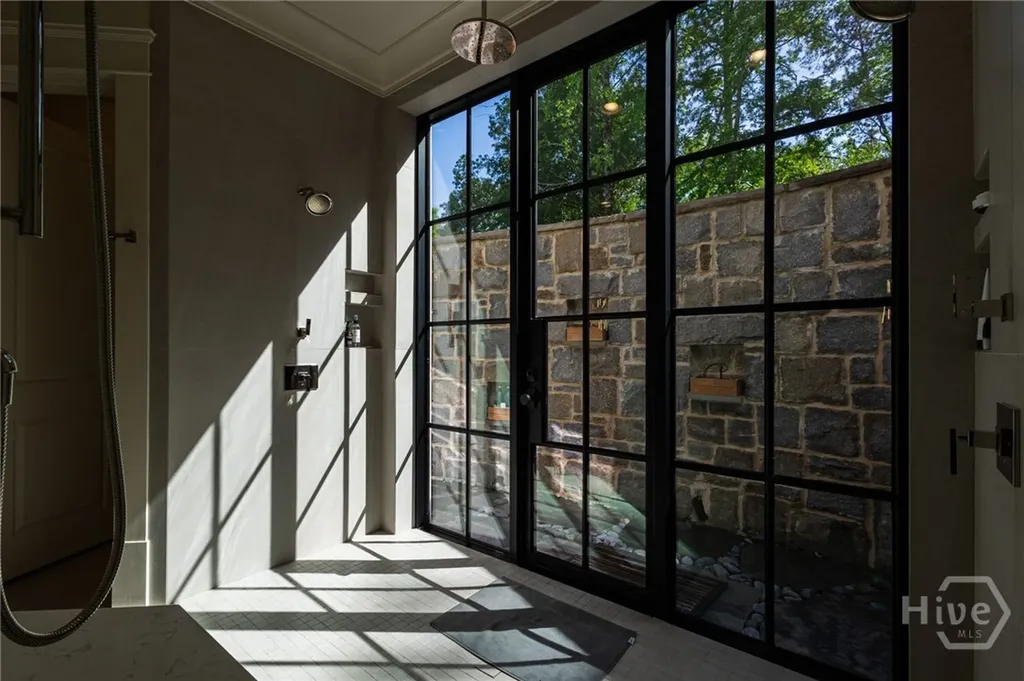 1161 Sugar Run Greensboro GA 30642