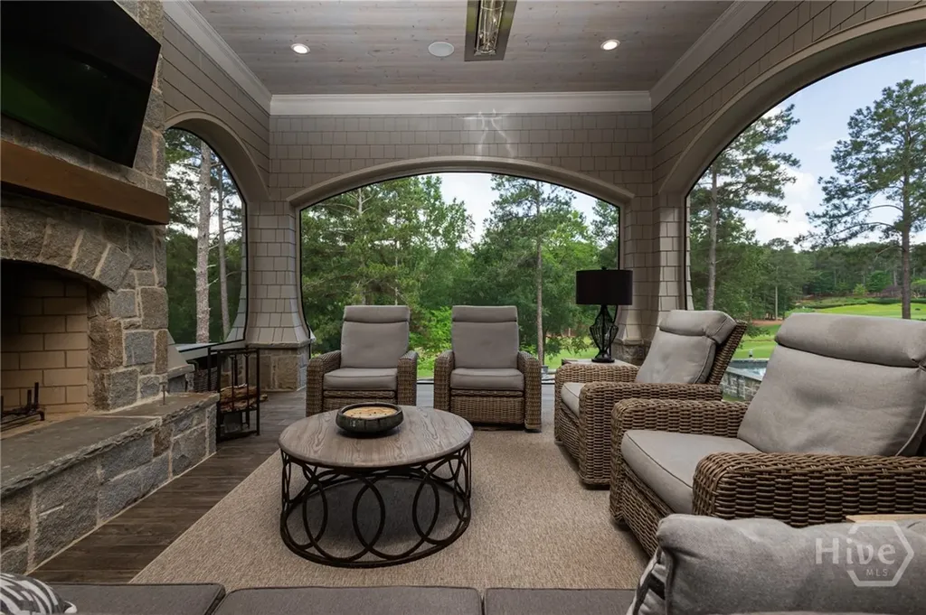 1161 Sugar Run Greensboro GA 30642