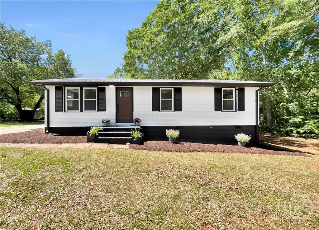 858 Clairmont Avenue Comer GA 30629