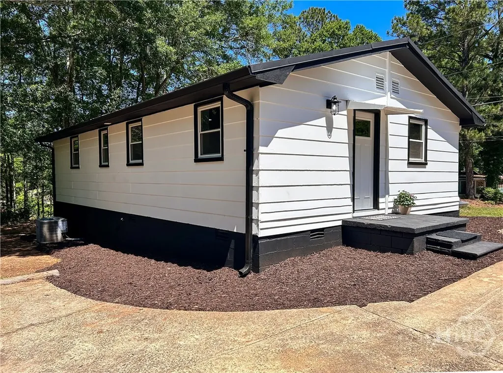 858 Clairmont Avenue Comer GA 30629