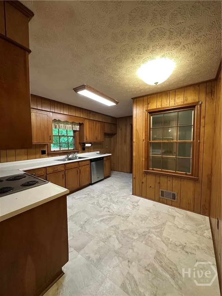 375 Segrest Circle Athens GA 30605