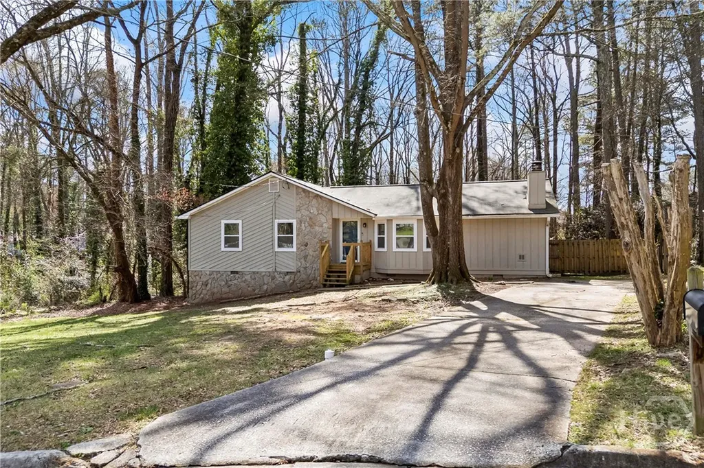 2493 Cherie Glen Road Snellville GA 30039