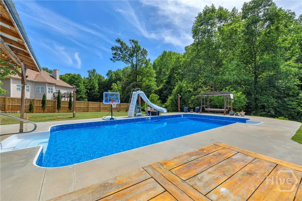 155 Hidden Falls Drive Hull GA 30646