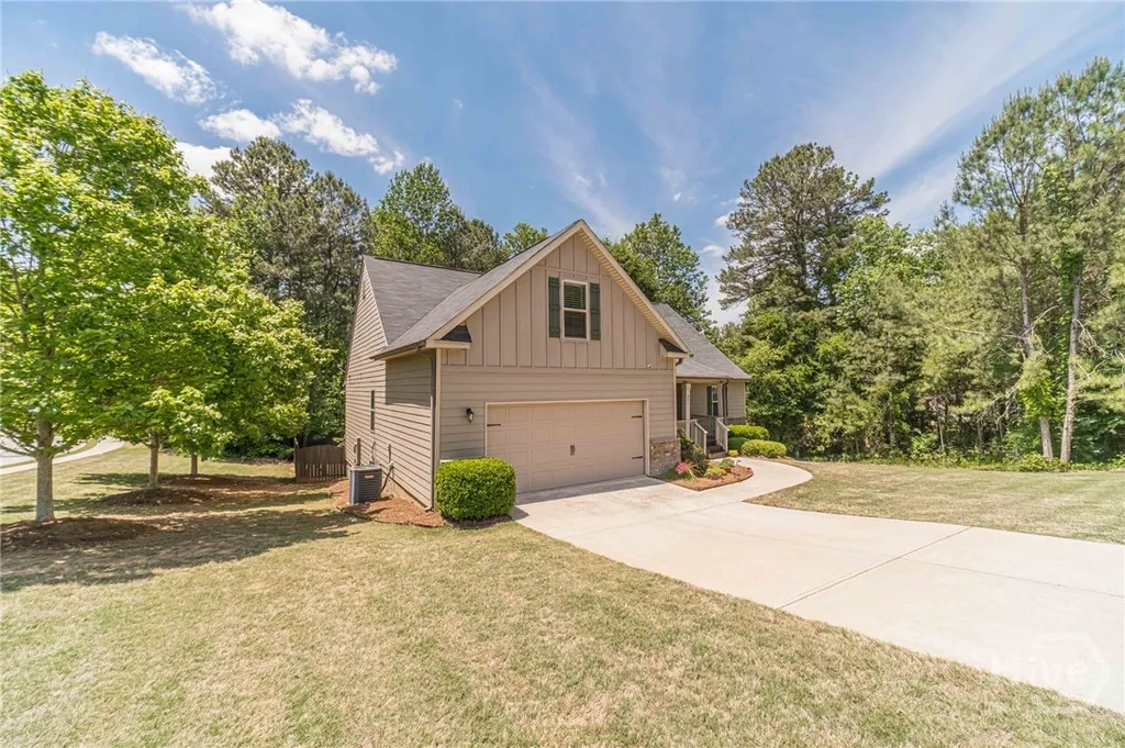 801 Rouse Circle Hoschton GA 30548