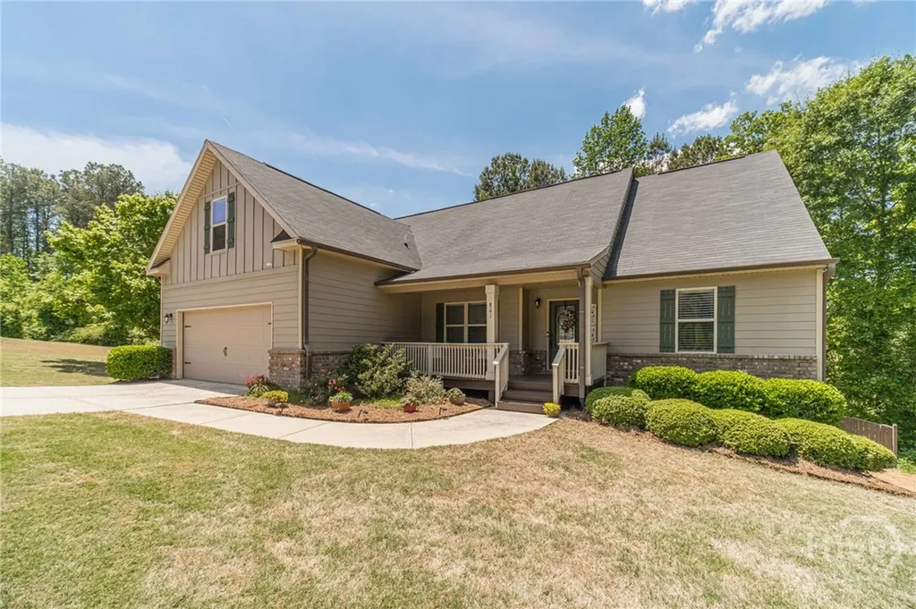 801 Rouse Circle Hoschton GA 30548