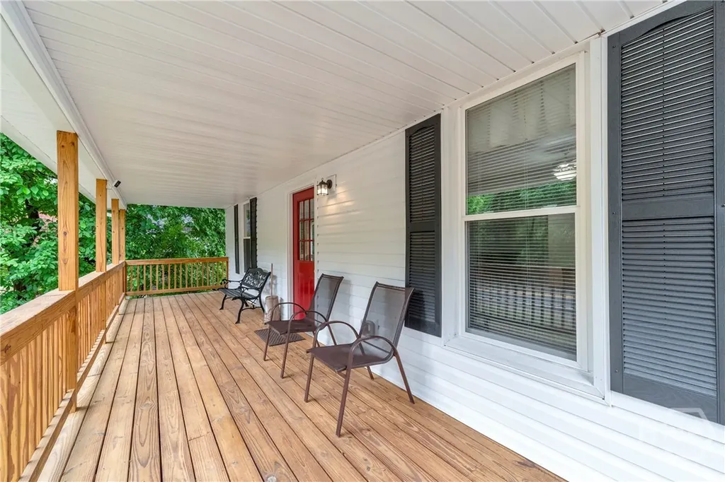 337 State Street Commerce GA 30529