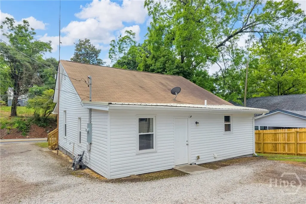 337 State Street Commerce GA 30529