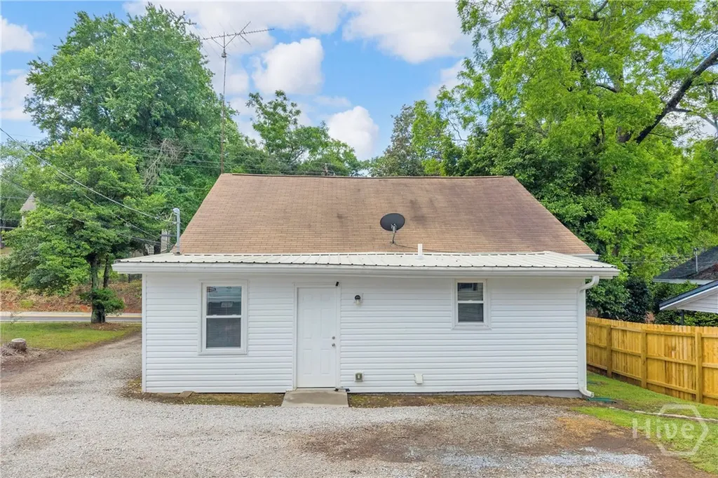 337 State Street Commerce GA 30529