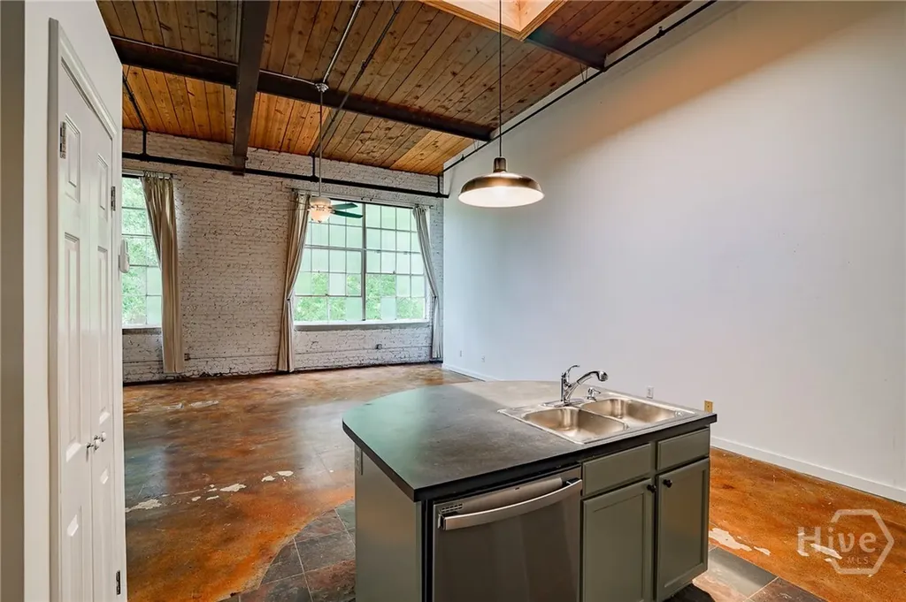585 White Circle Athens GA 30605