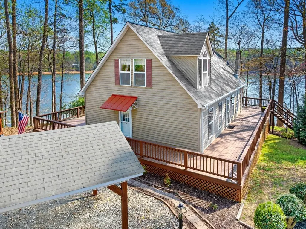 997 Rue Fleur De Lis Lavonia GA 30553